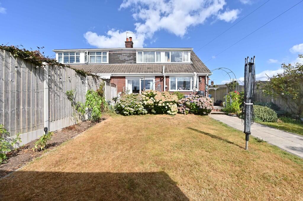 House in Stoke-on-Trent - More