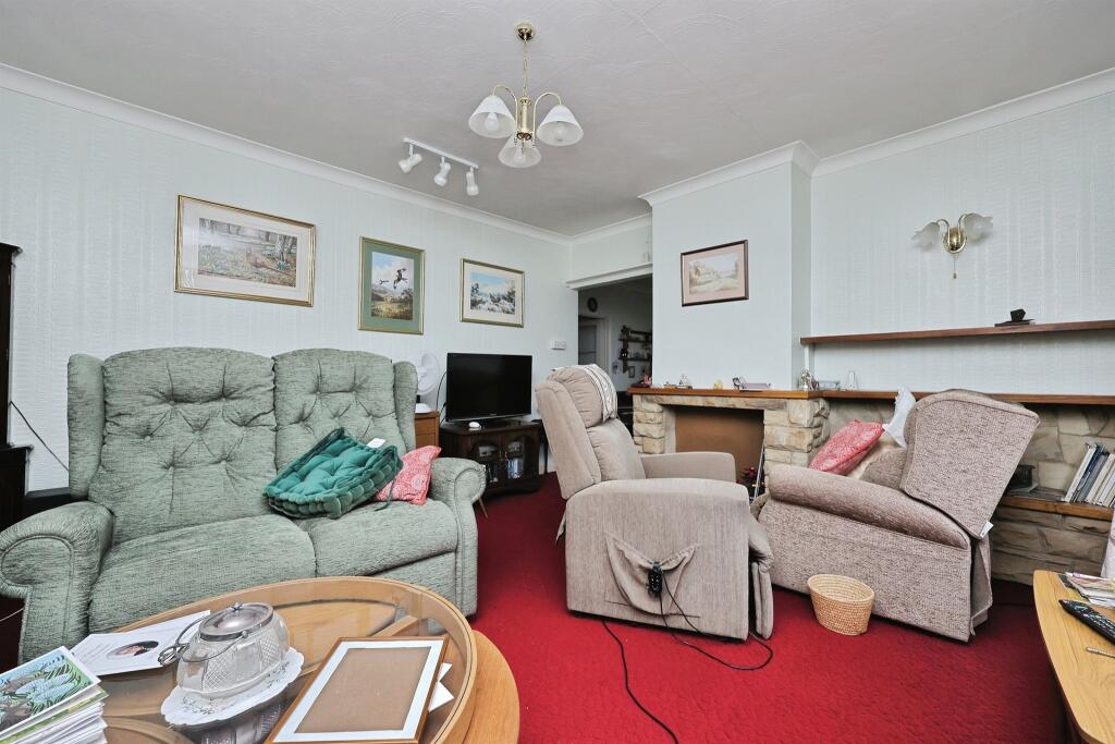London Street, Swaffham photo 3