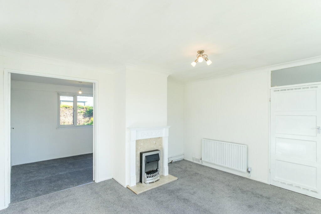 Elm Avenue, East Leake photo 4
