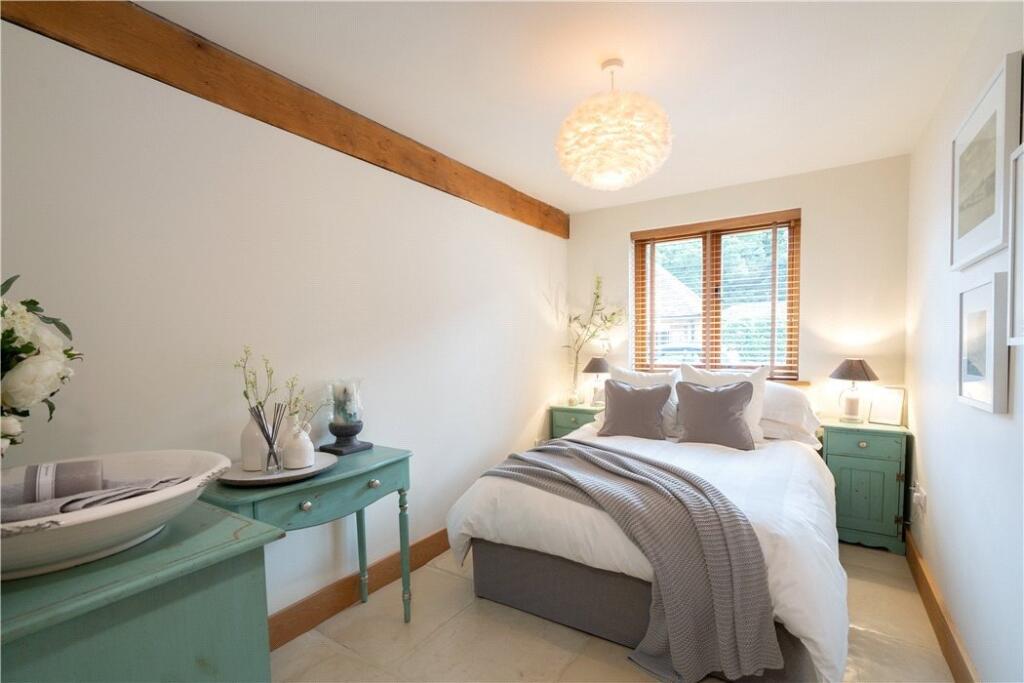 House in Horsham, Shermanbury - More