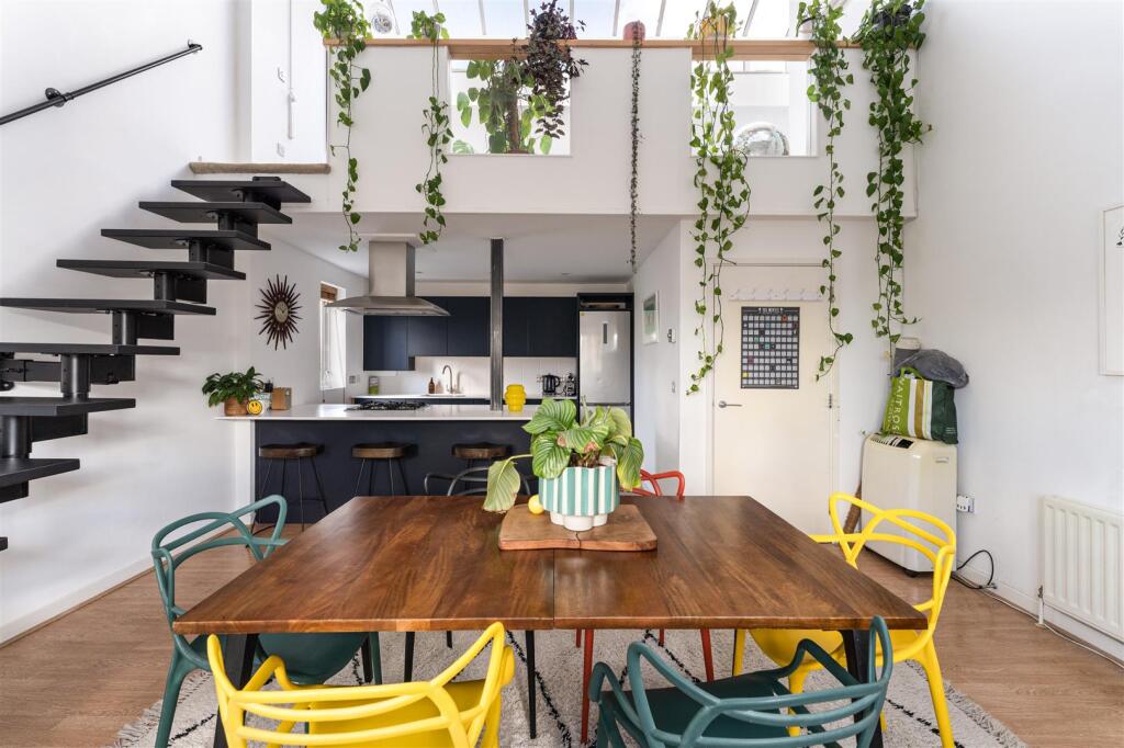 Apartment in London - More