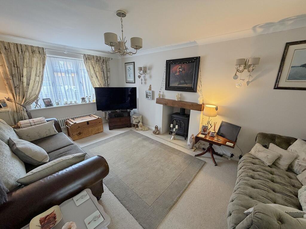House in Wootton, Simpson Manor - View 2