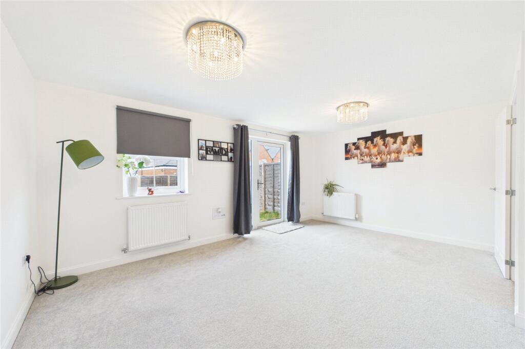 House in Finchampstead - More