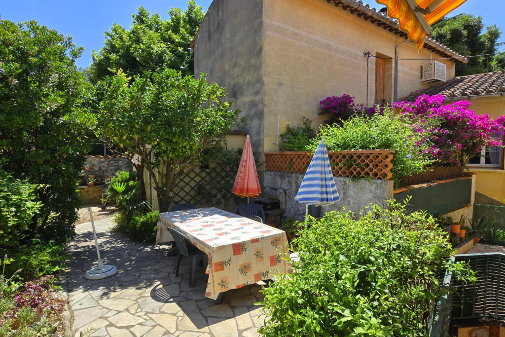 Main image of property: Languedoc-Roussillon, Pyrénées-Orientales, Laroque-des-Albères