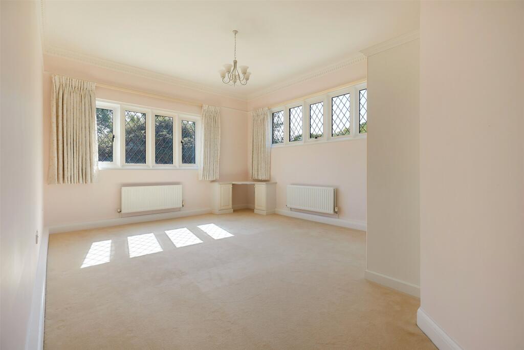 Apartment in Redhill - More