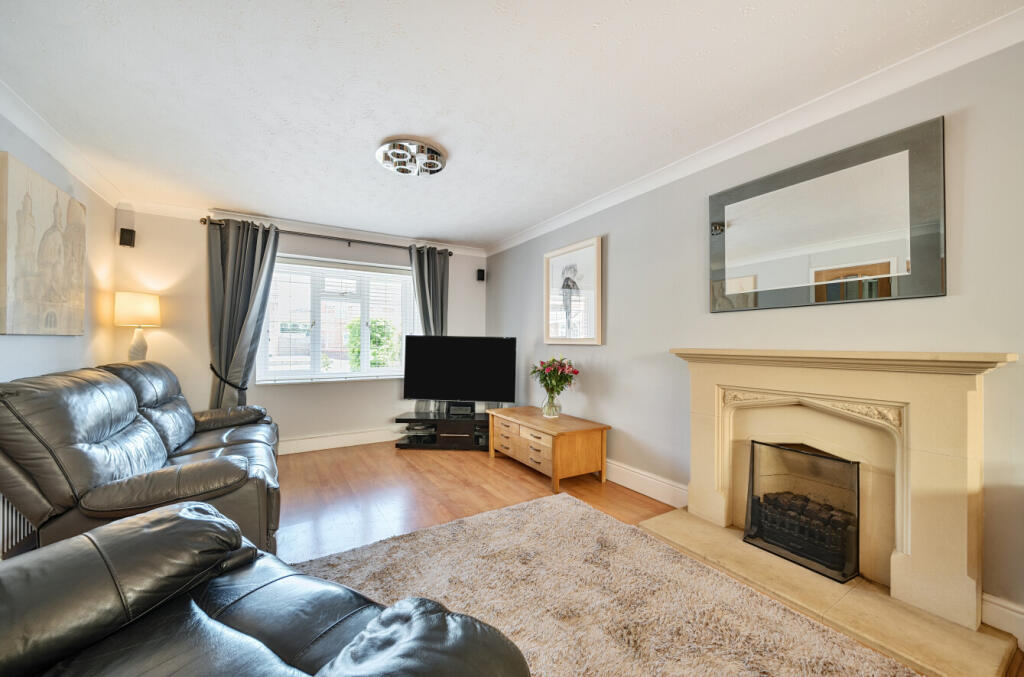 Wicks Close, Haydon Wick, Swindon, SN25 photo 2