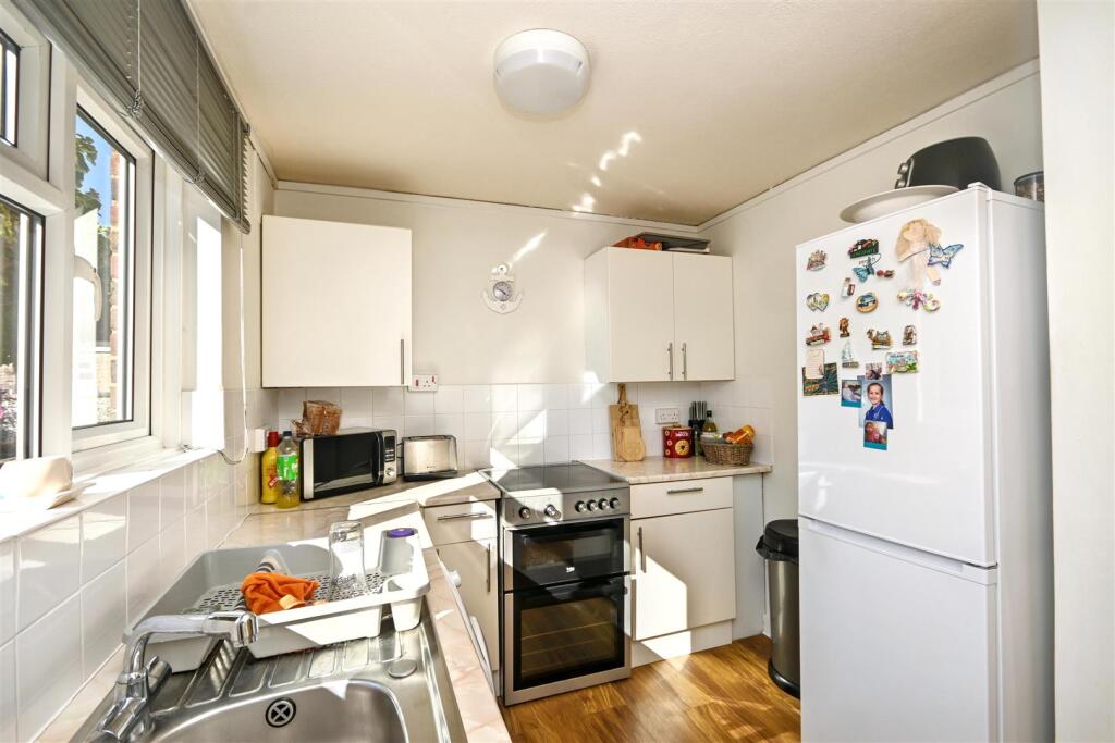 Apartment in Brighton - More
