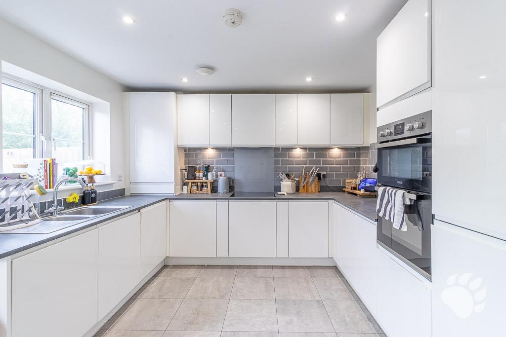 House in Basildon, Essex - View 5
