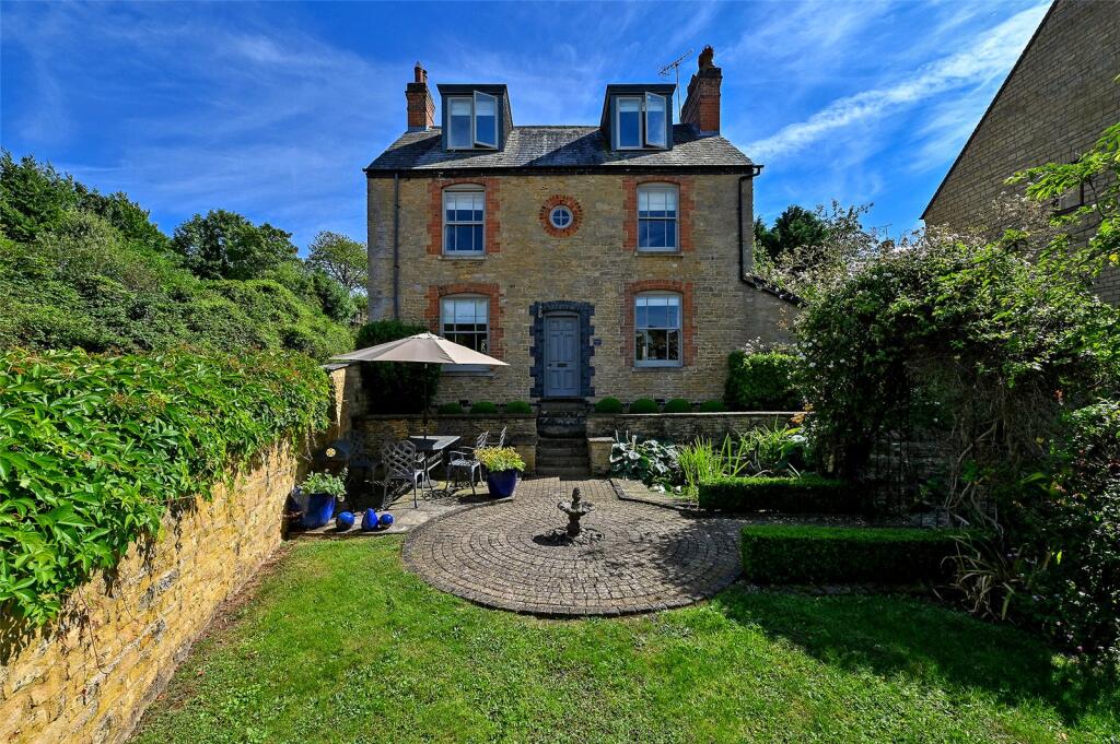 Main image of property: Dancers Hill, Charlbury, Chipping Norton, Oxfordshire, OX7