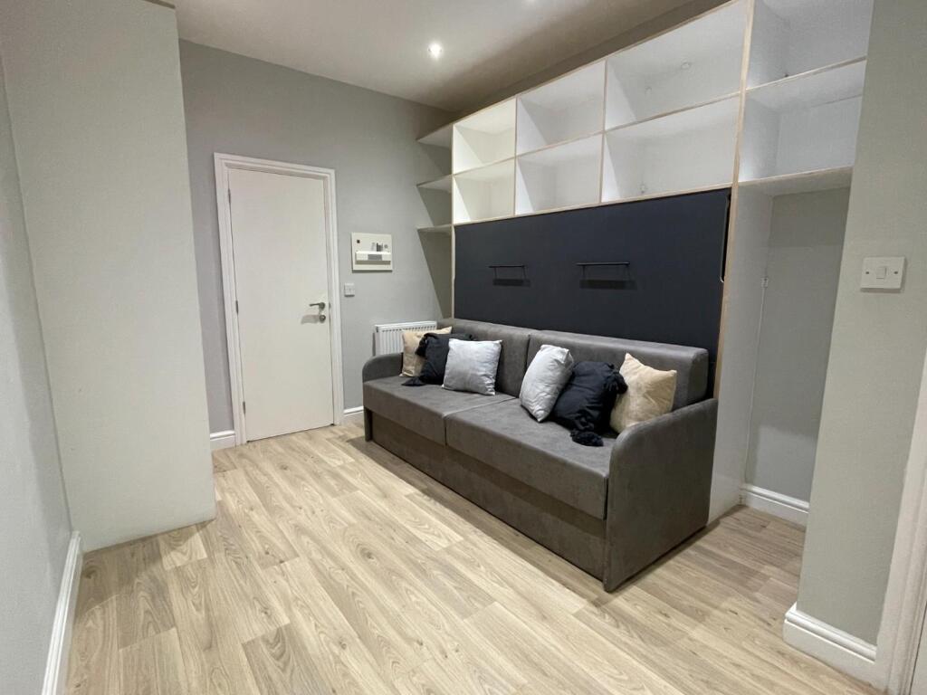 Apartment in Sheffield - View 3