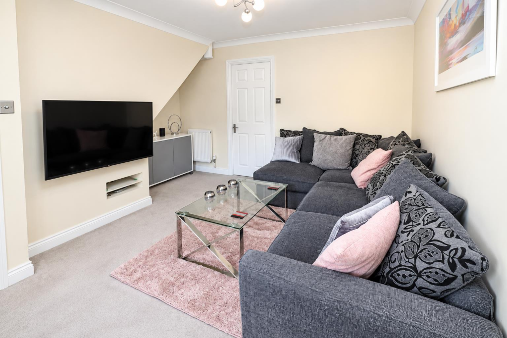 House in Guildford - View 4