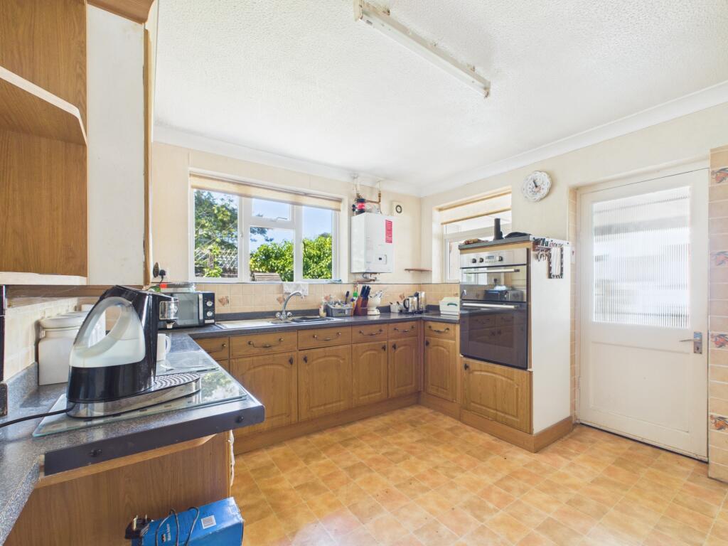 Silchester Road, Pamber Heath, RG26 photo 4