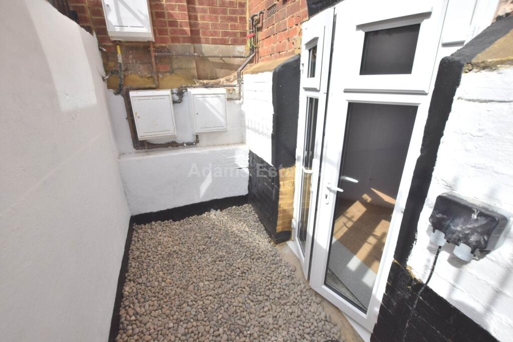 Apartment in Reading - View 5