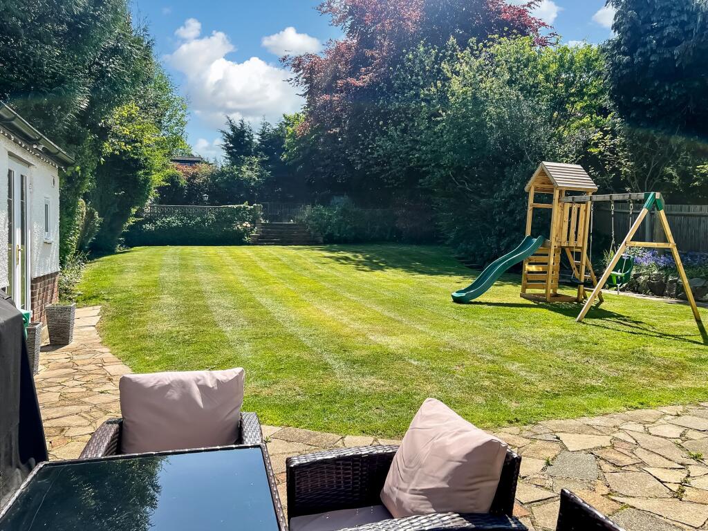 House in London - View 2