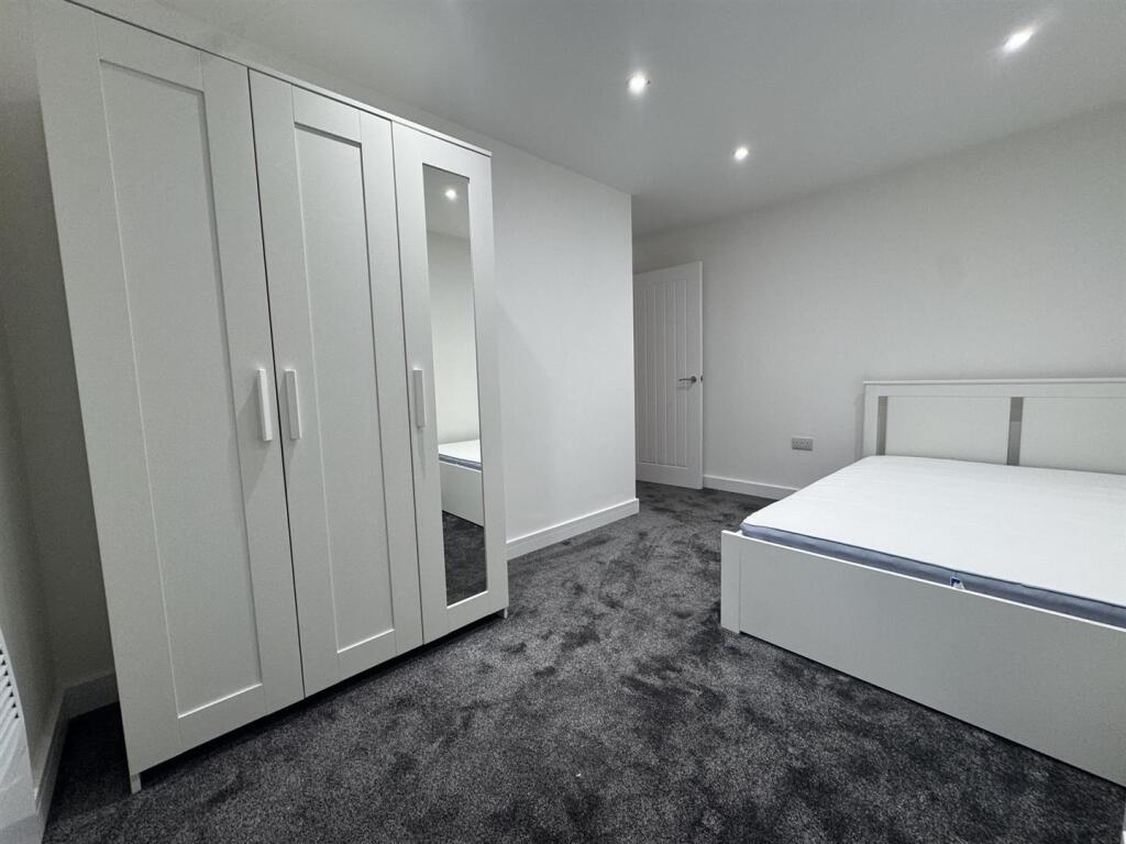 Apartment in Cardiff - View 4