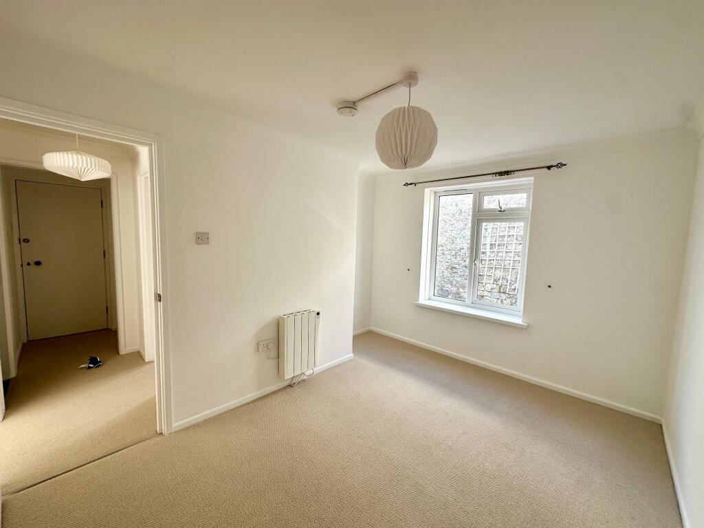 Apartment in Truro - View 4