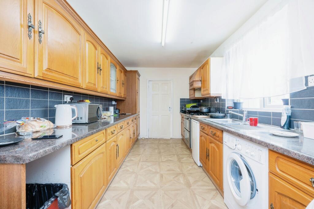 House in Bedford - View 5