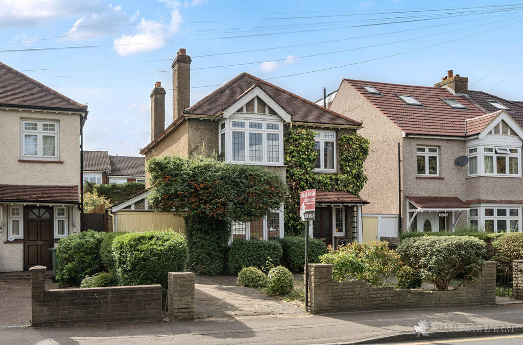 3-bed detached on North Street, Carshalton, £625,000