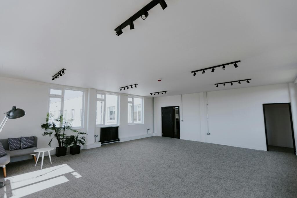 Base Business Space, Managed Office Space – U1