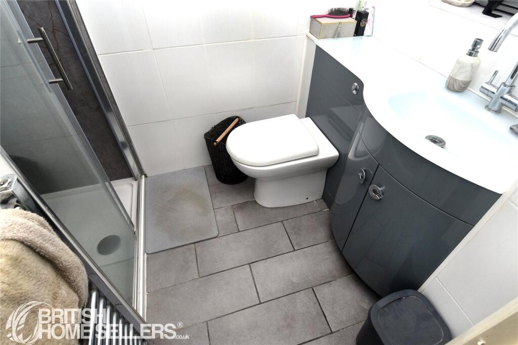 House in Great Yarmouth, Townlands, Bradwell - More