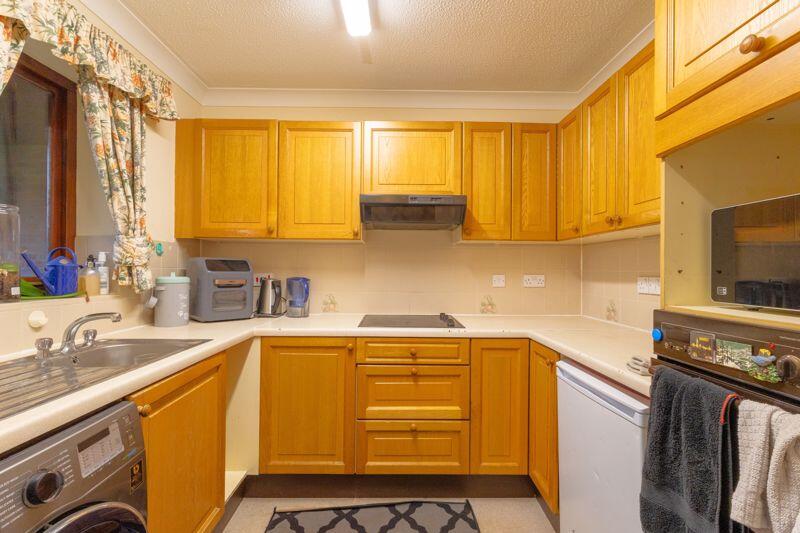 Meadow Brook Court, Gobowen photo 3