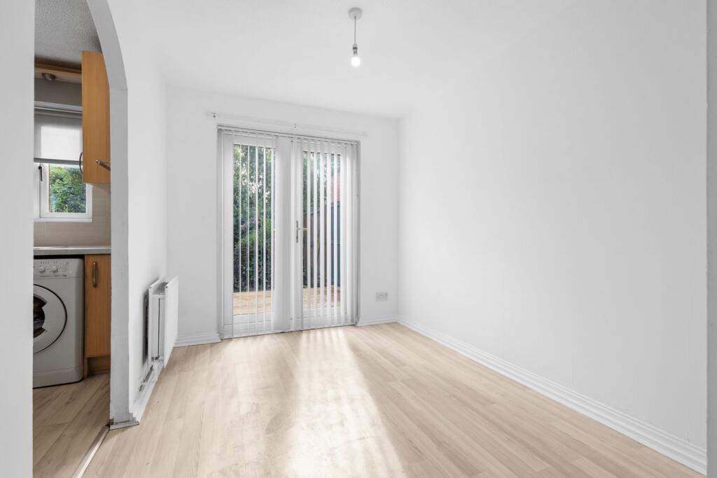 House in Kilmarnock, East Ayrshire - More