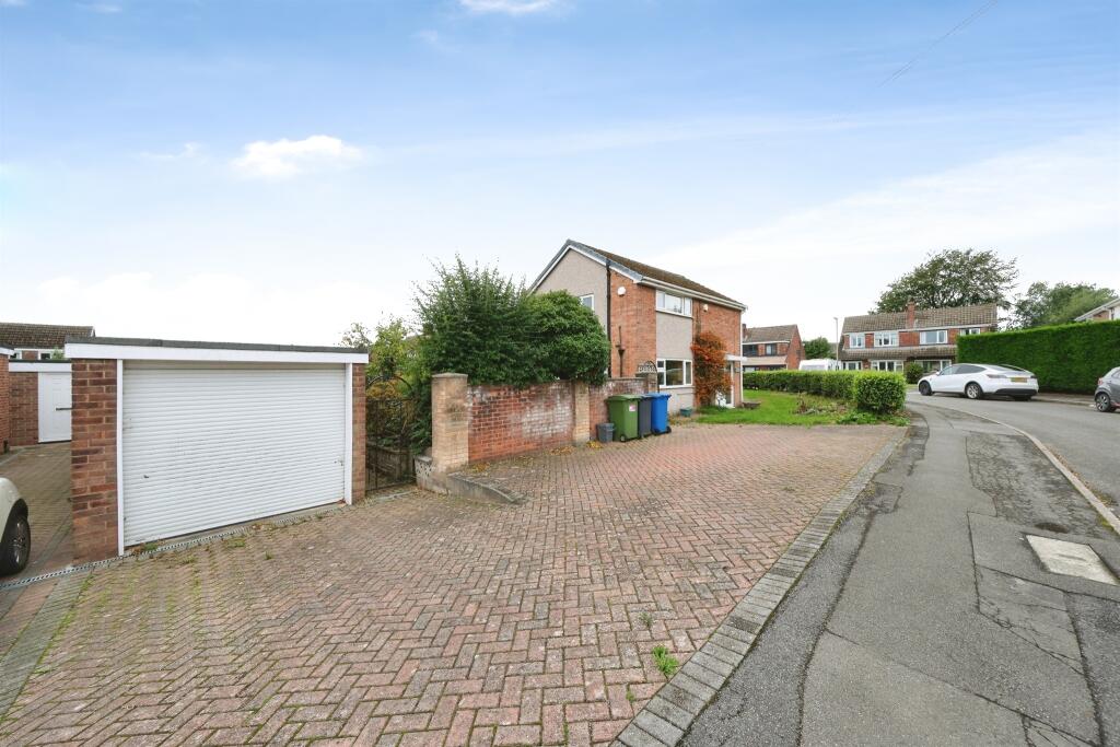 House in Chesterfield, Derbyshire - View 2