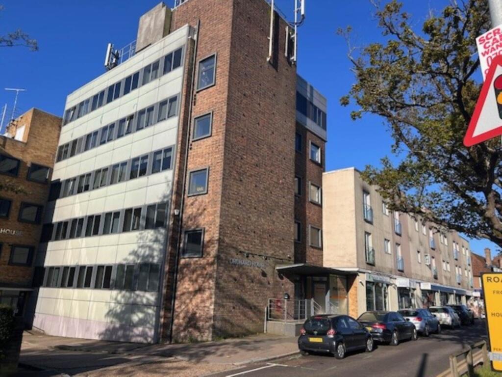 Main image of property: 10 Orchard House
