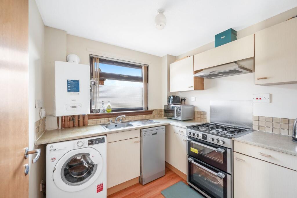 House in Kirkcaldy - More
