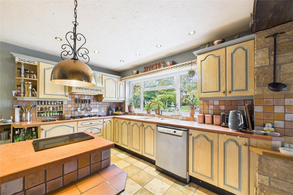 House in Bracknell - More
