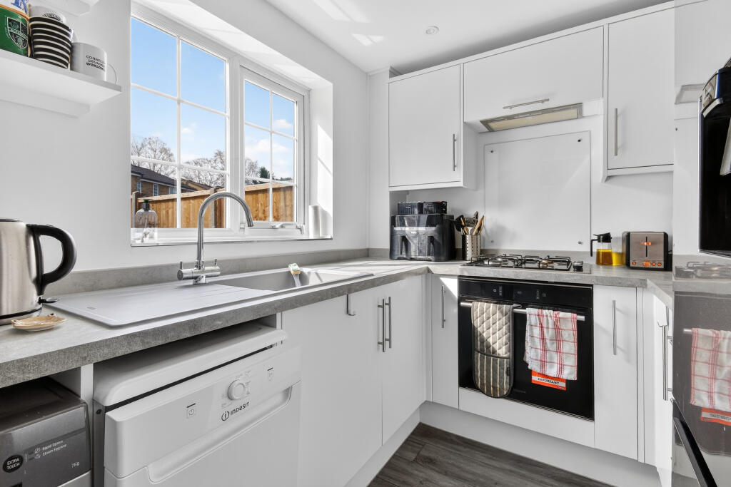 House in Winkfield, Martin's Heron - View 5