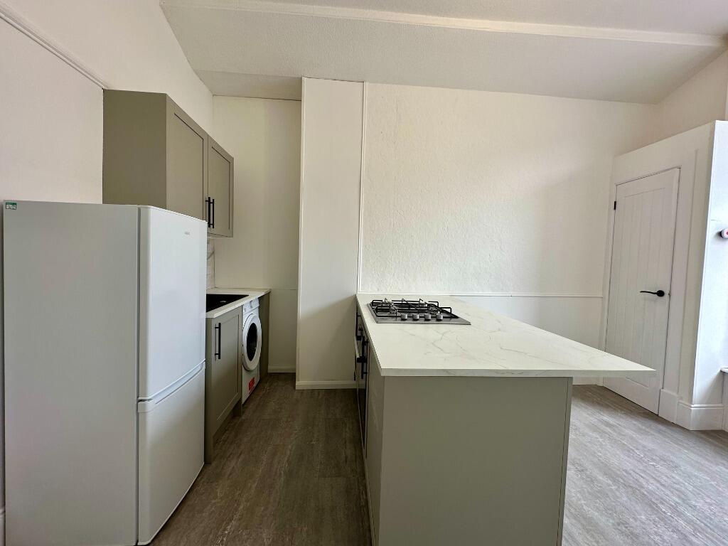 Apartment in Paisley, Renfrewshire - View 4