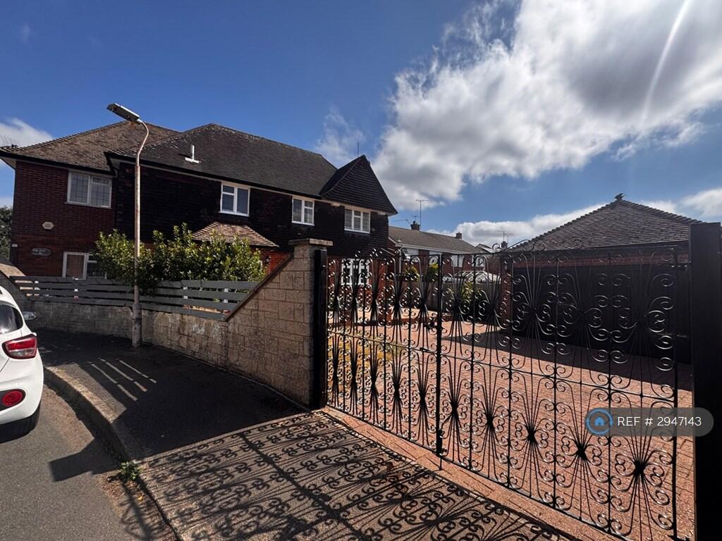 Main image of property: The Close, Mansfield, NG21
