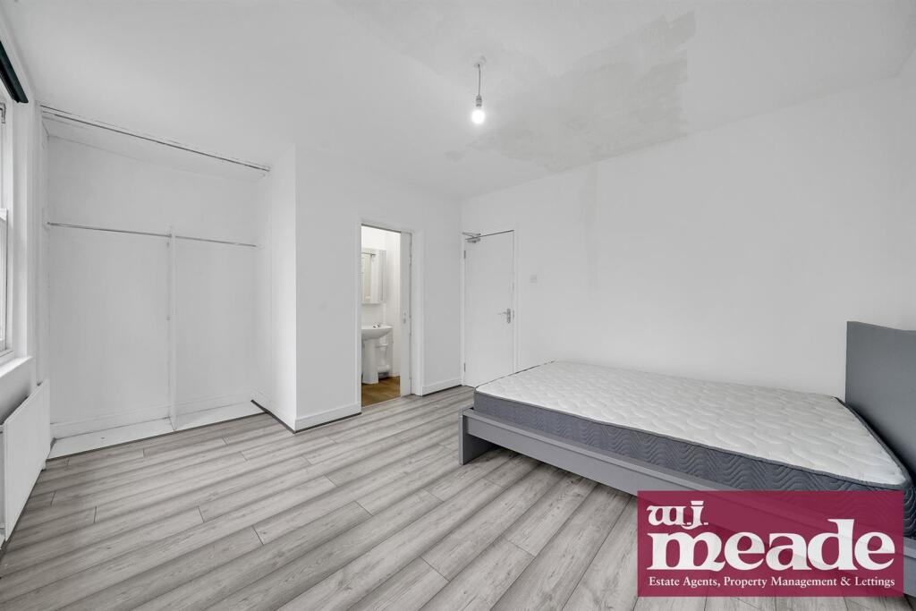 4 bedroom semi-detached house for rent