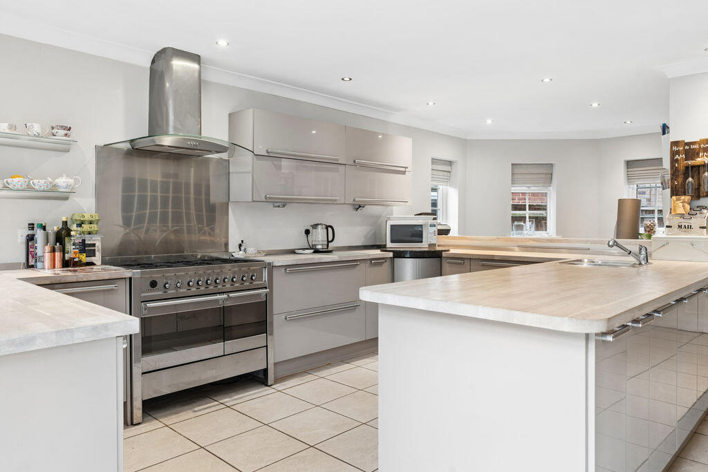 House in Slough - View 3