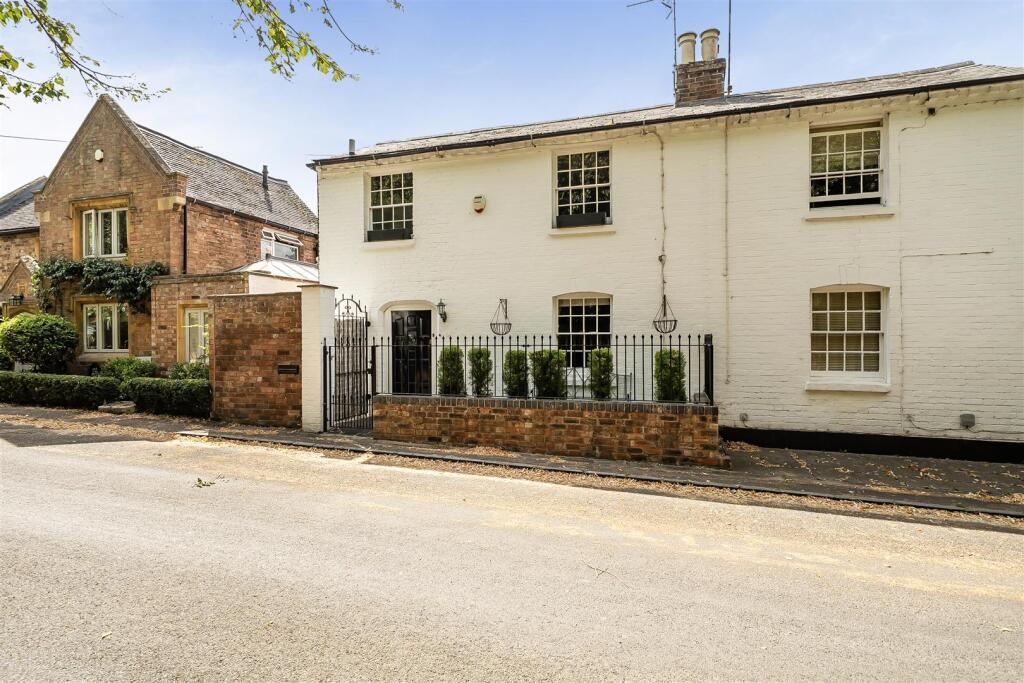Main image of property: Church Lane, Alveston, Stratford-Upon-Avon