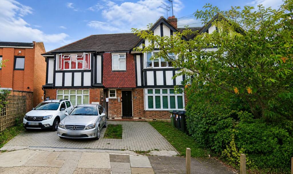 Main image of property: 2F Park Drive, North Harrow, Harrow, Middlesex, HA2 7LT