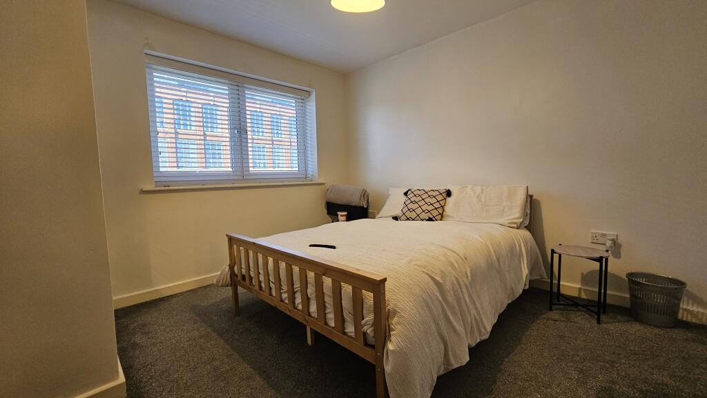 Apartment in Preston - View 5