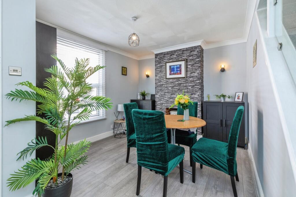 House in Gillingham, Sally Port Gardens - View 4