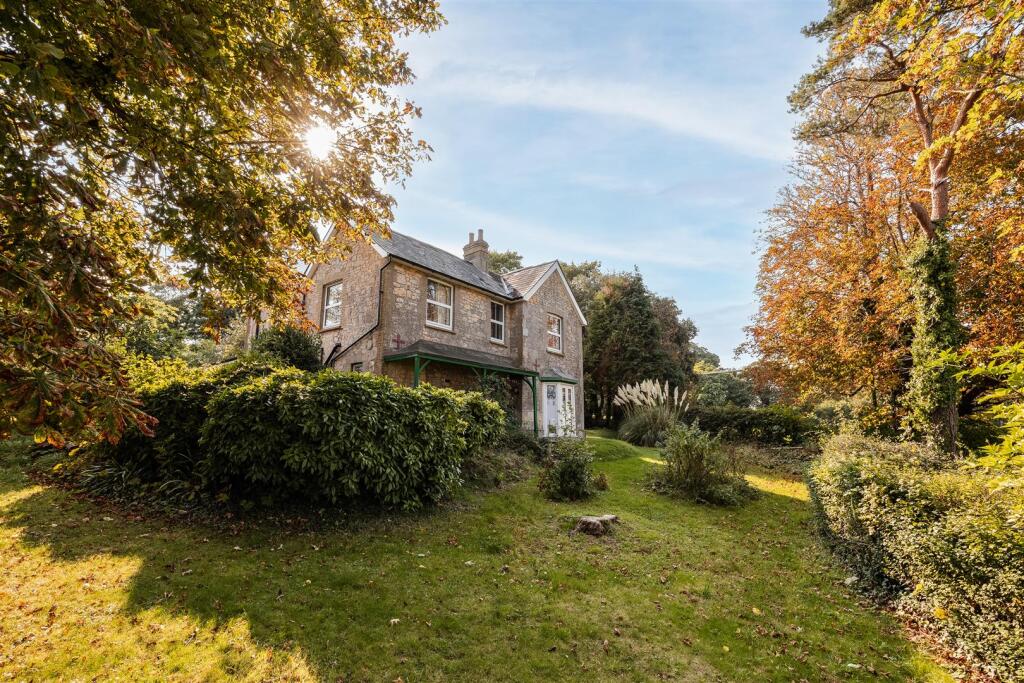 Main image of property: Summers Lane, Totland Bay