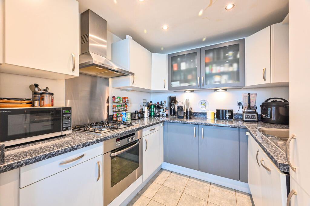 Apartment in London - View 4