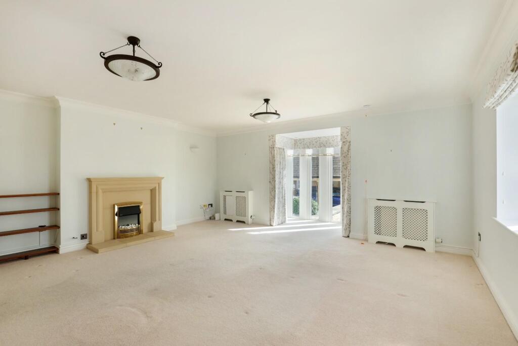 Apartment in Gloucester - View 2