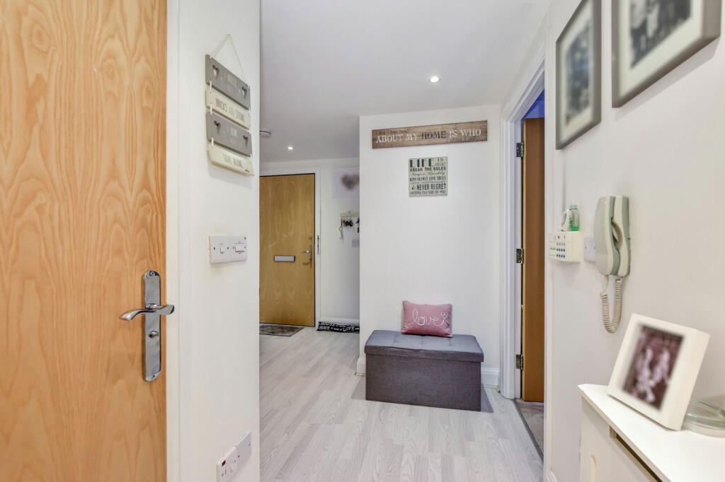 Additional image 2 of The Uplands, Bricket Wood, St. Albans, AL2 3UW