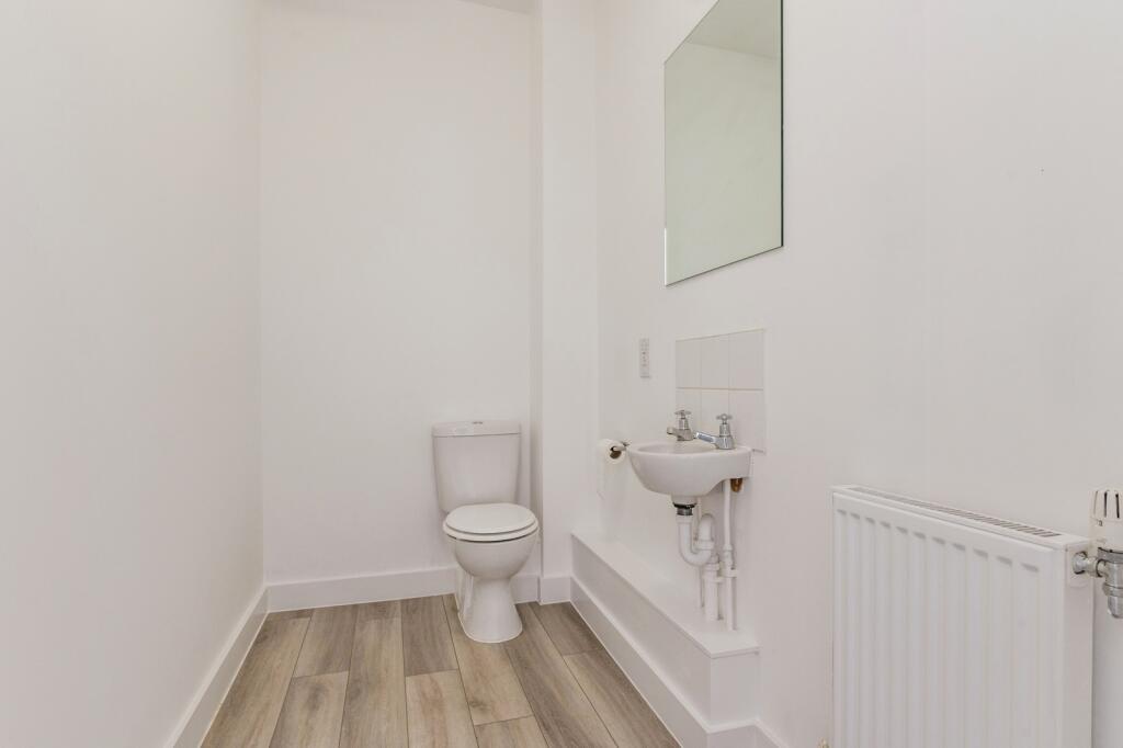 House in Romford - View 5