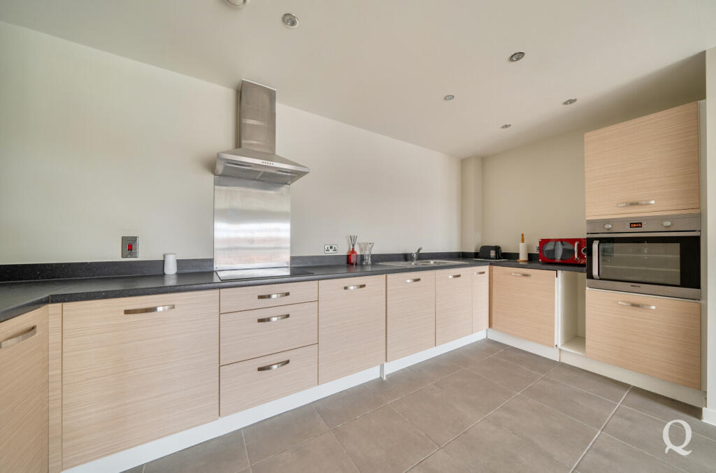 Apartment in Swale, Howt Green, Milton Regis - View 2