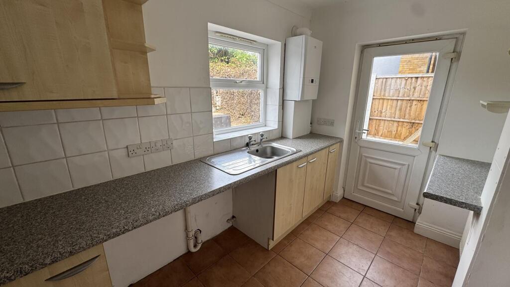 Apartment in Southend-on-Sea - View 5