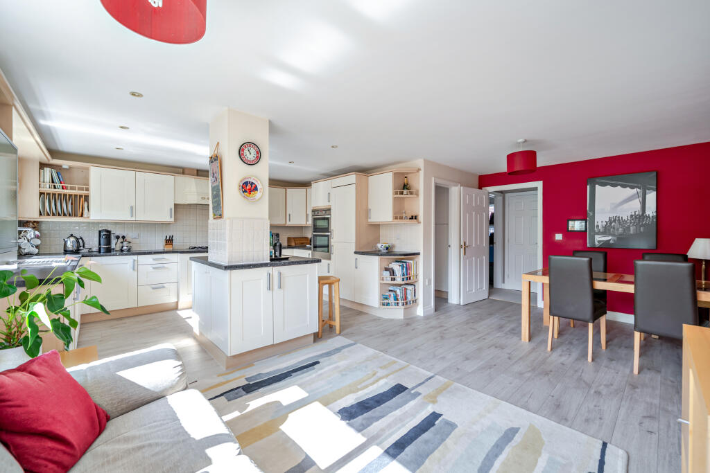 House in Swindon - View 3