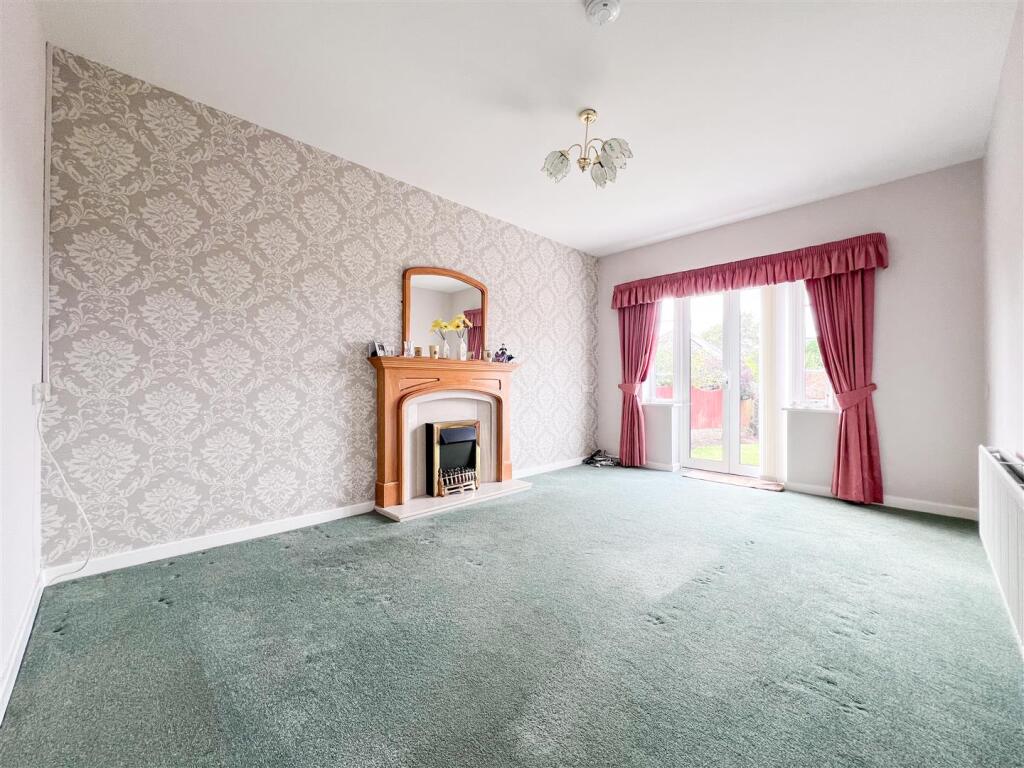 House in Stoke-on-Trent - View 3
