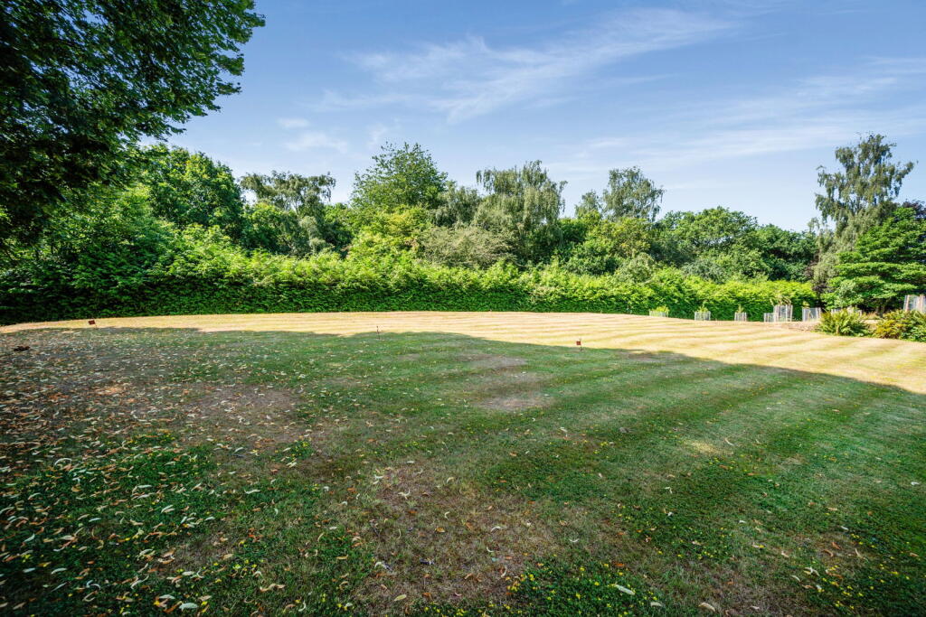 Apartment in Redhill - View 3