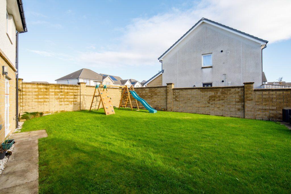 Scalpay Drive, Maidenhill, Newton Mearns photo 3
